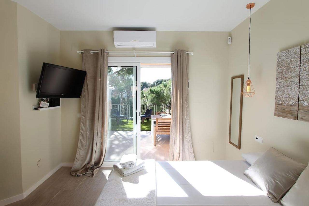 Petit Bijou - Beach apartment III Castelldefels Extérieur photo